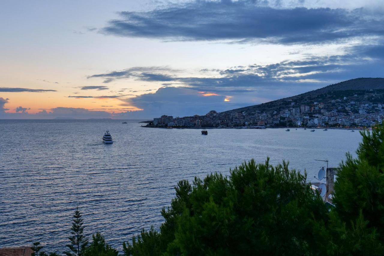 Hotel Havana Sarandë エクステリア 写真