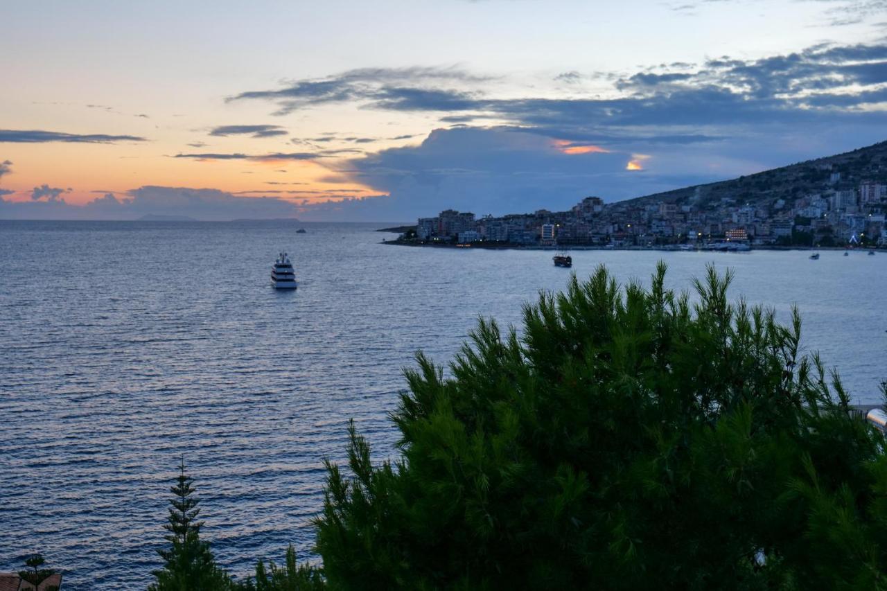 Hotel Havana Sarandë エクステリア 写真