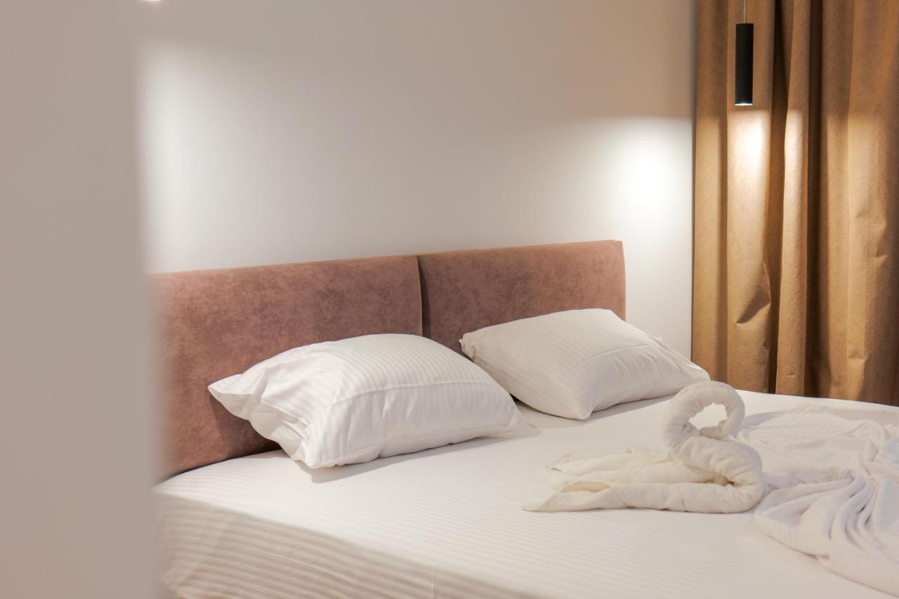 Hotel Havana Sarandë エクステリア 写真