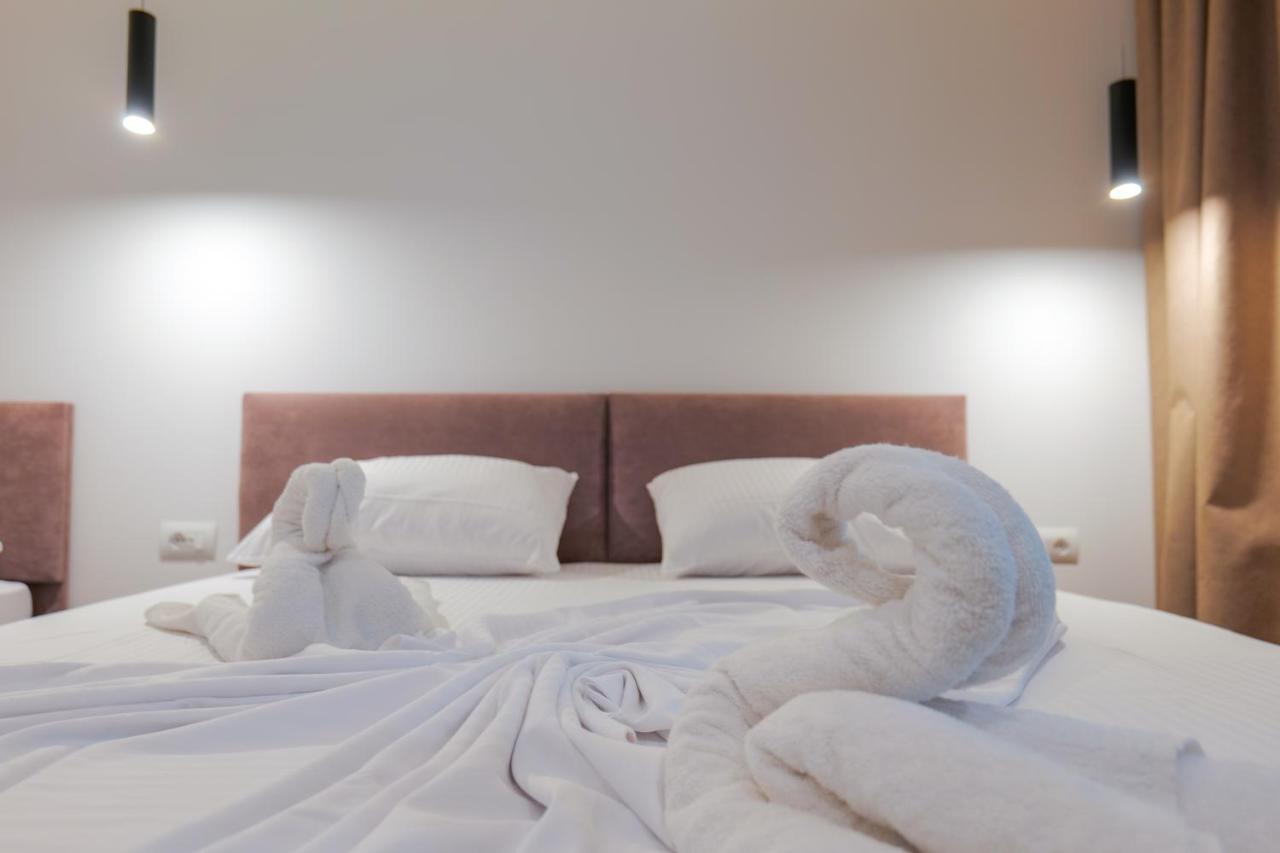 Hotel Havana Sarandë エクステリア 写真