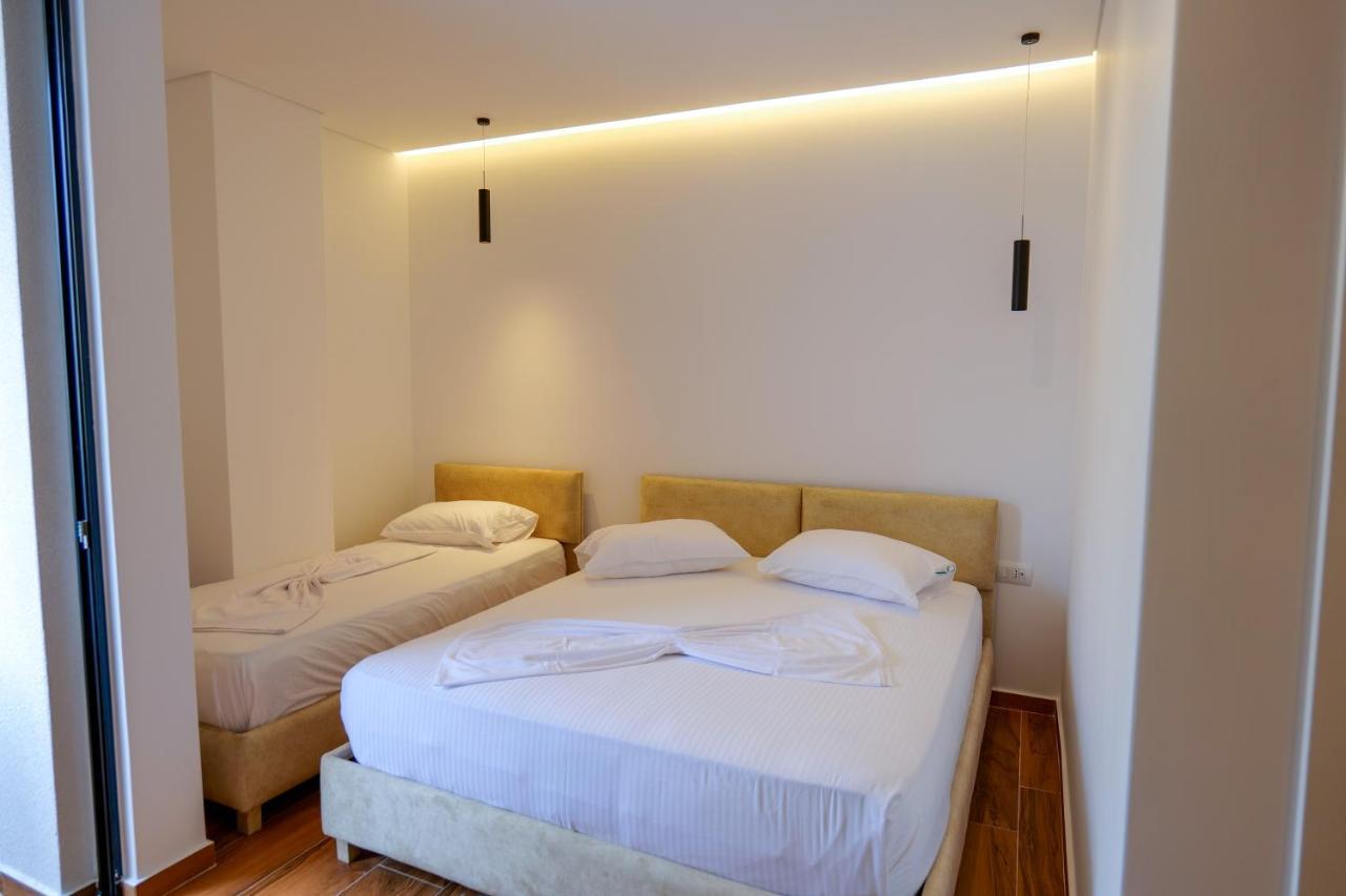 Hotel Havana Sarandë エクステリア 写真
