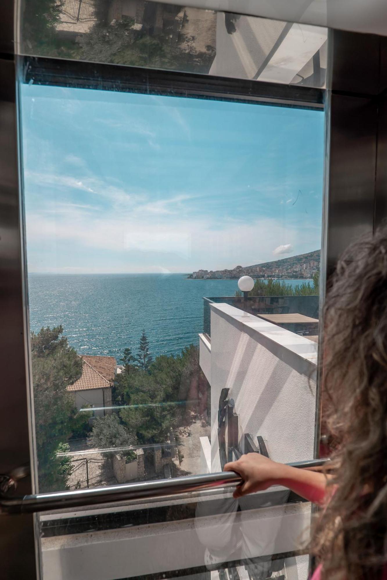 Hotel Havana Sarandë エクステリア 写真