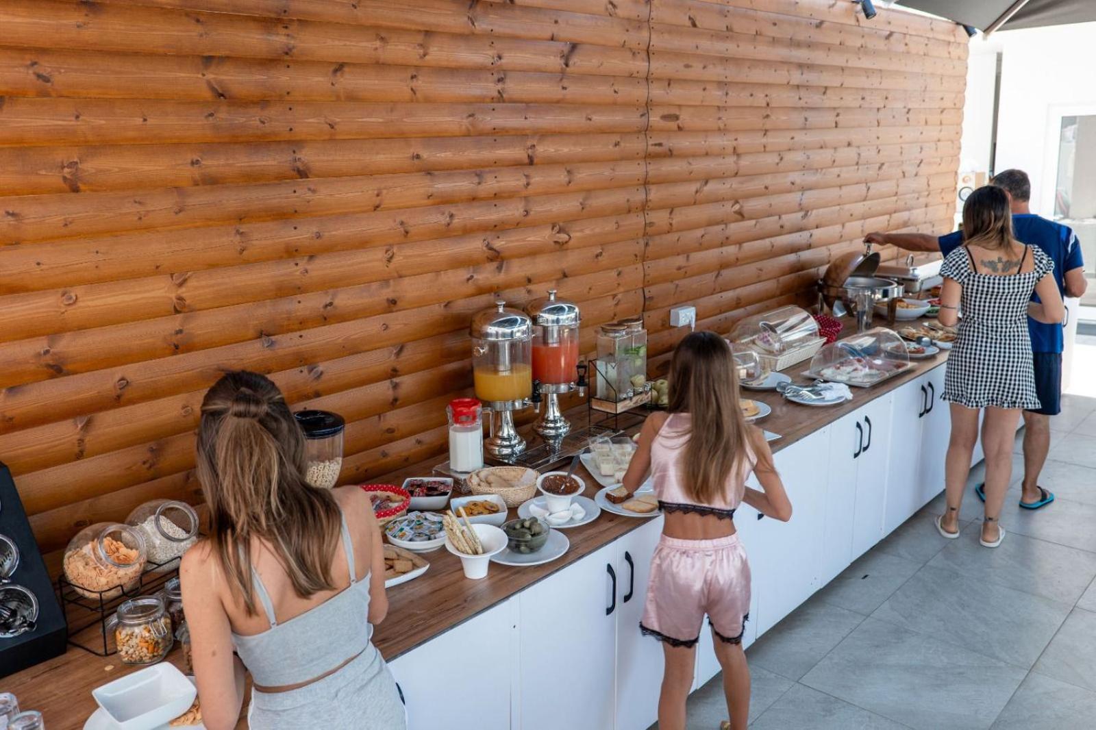Hotel Havana Sarandë エクステリア 写真
