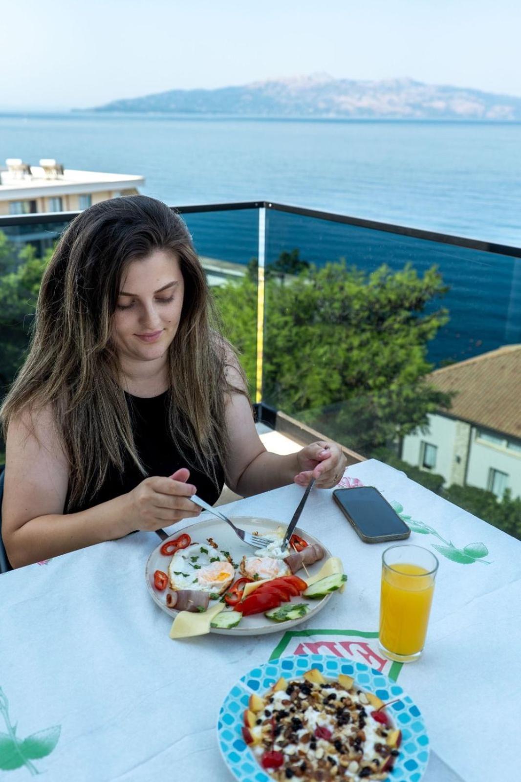 Hotel Havana Sarandë エクステリア 写真